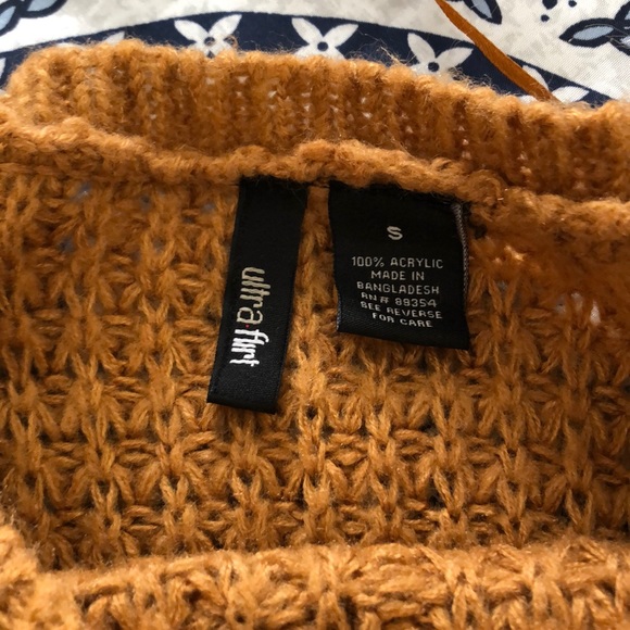 Sweater - Picture 2 of 3